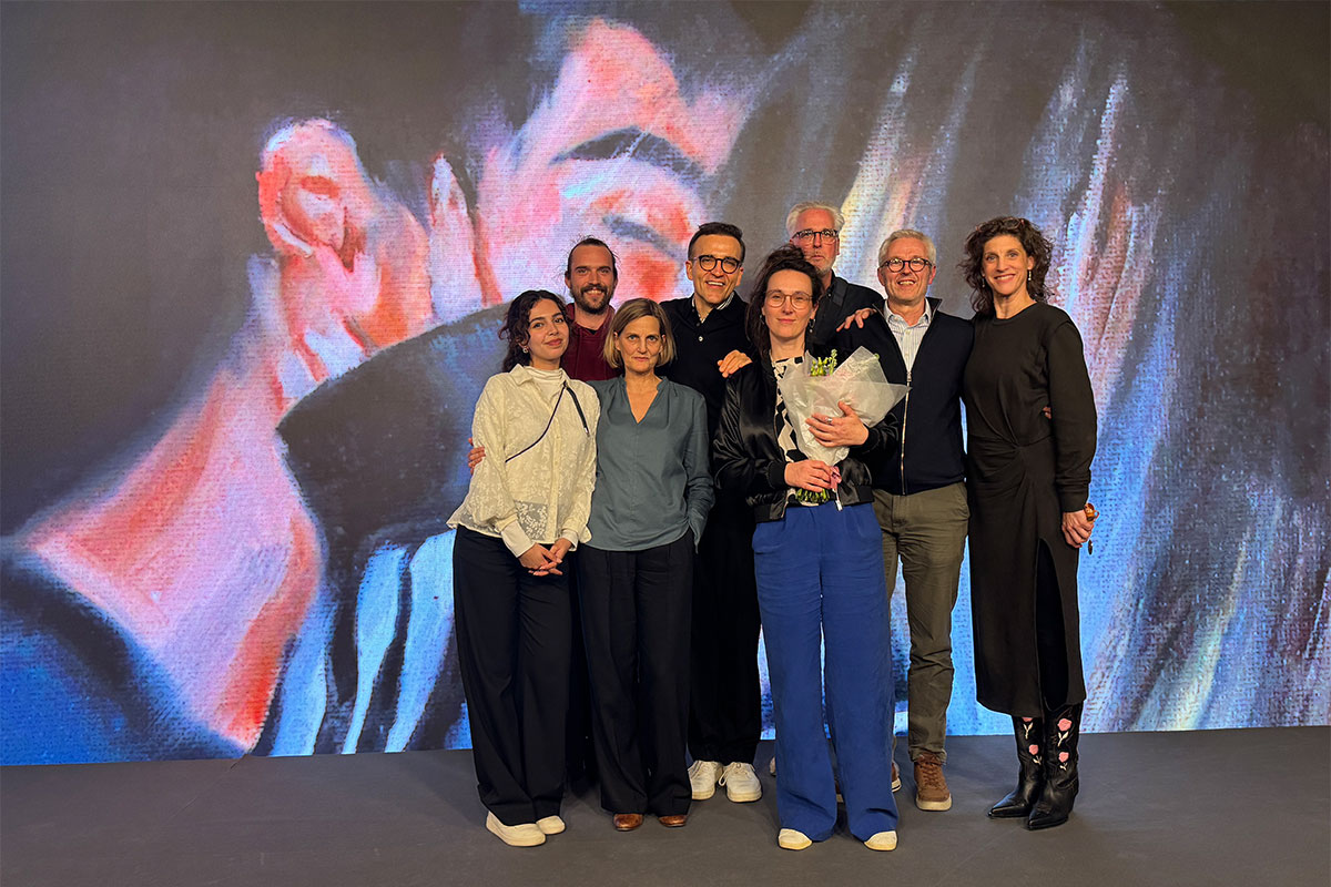 Das Team des Literaturfestes München auf der Bühne: Sosuna Yildiz, Franz Klein, Alke Wendlandt, Daniel Schreiber, Anne Kathrin Brocks, Carsten Sommerfeld, Markus Desaga & Marion Bösker-von Paucker