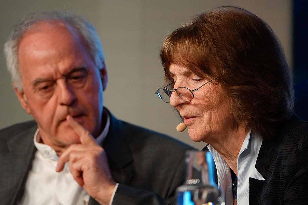 Wilhelm Schmid & Aleida Assmann auf der Bühne des Literaturhauses